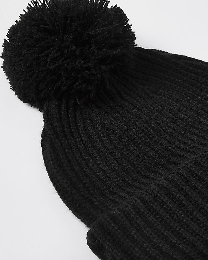 Black bobble beanie hat