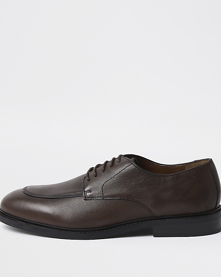 Brown leather lace-up emboss derby shoes