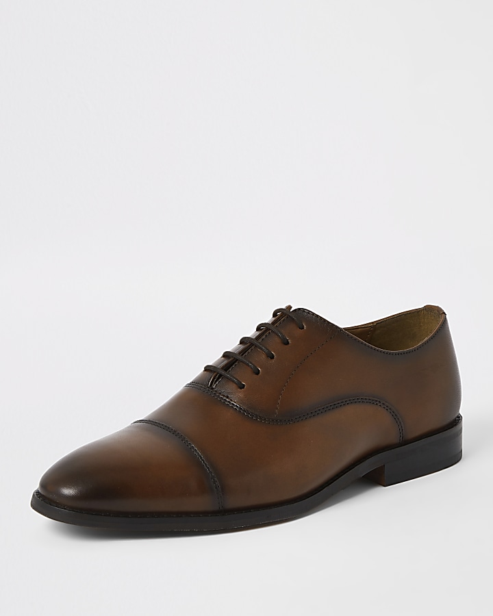 Brown leather lace-up Oxford brogues