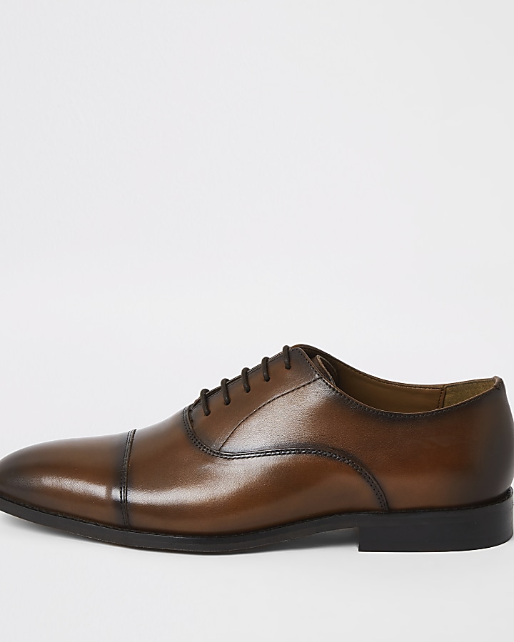 Brown leather lace-up Oxford brogues
