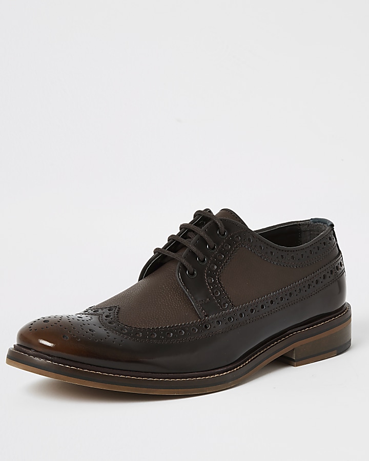 Brown dark leather lace-up derby brogues