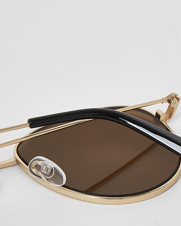 Gold round frame sunglasses