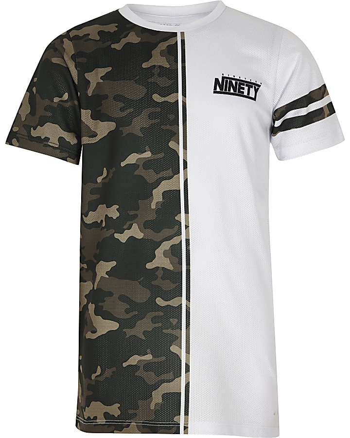 Boys white split camo print 'ninety' T-shirt