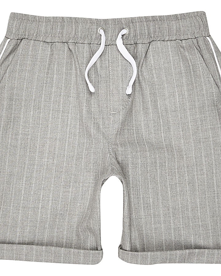 Boys grey stripe shorts