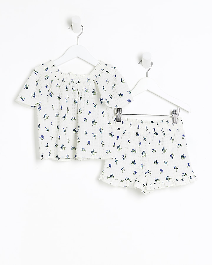 Mini girls white floral blouse and shorts set