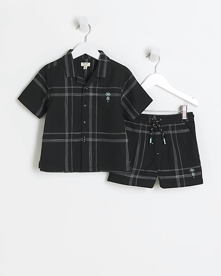 Mini boys black checked shirt and shorts set