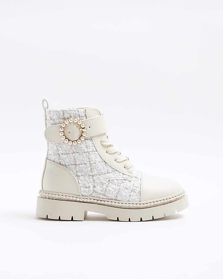 Girls cream boucle pearl buckle boots