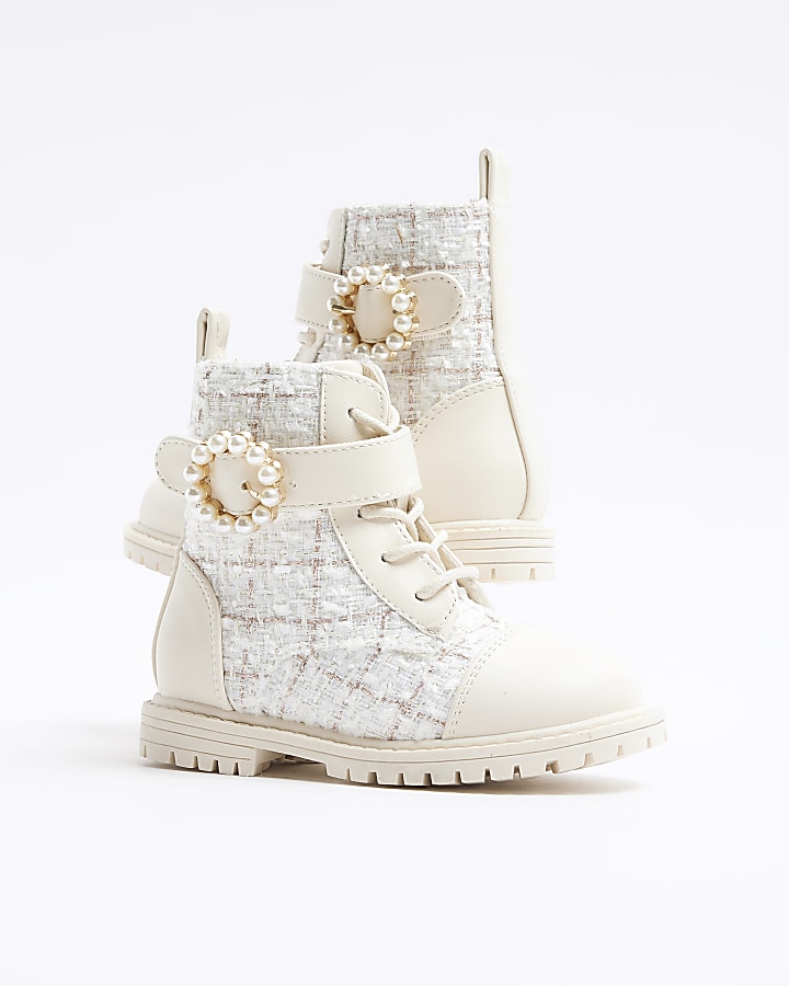 Mini girls cream boucle pearl buckle boots