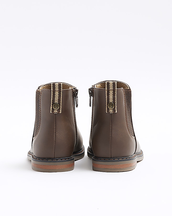 Boys brown Chelsea boots