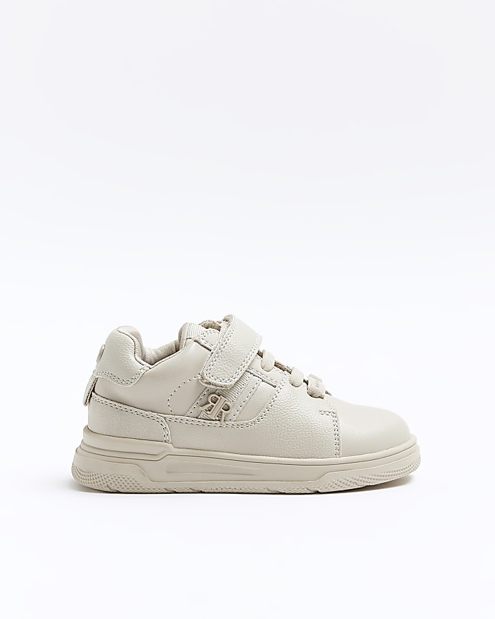 River island store boys trainers