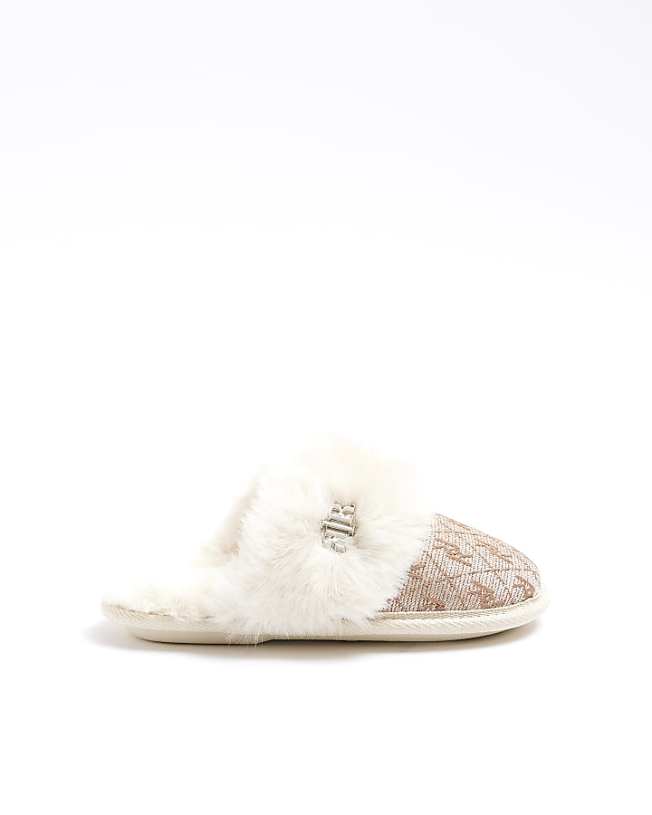 River store island slippers