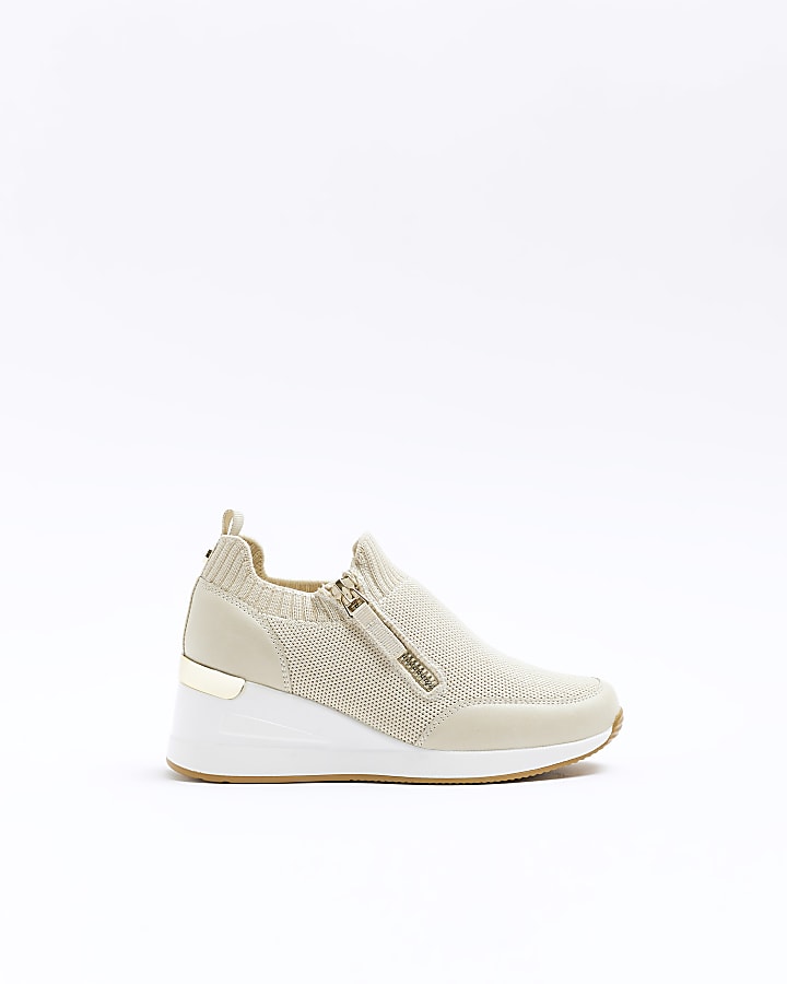 Girls beige wedge sole trainers