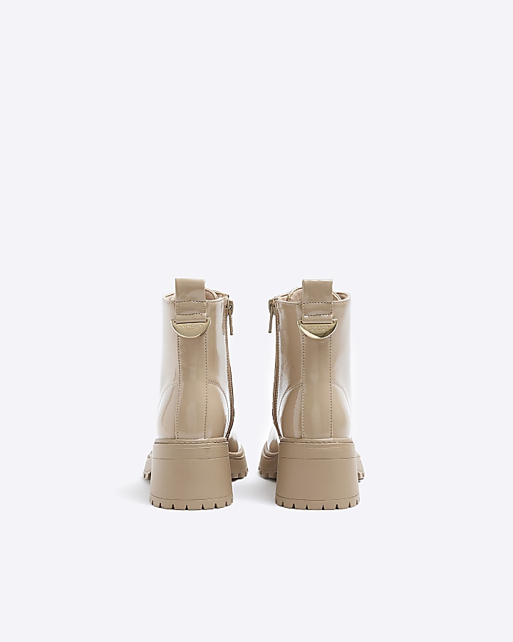 Girls cream patent heeled boots