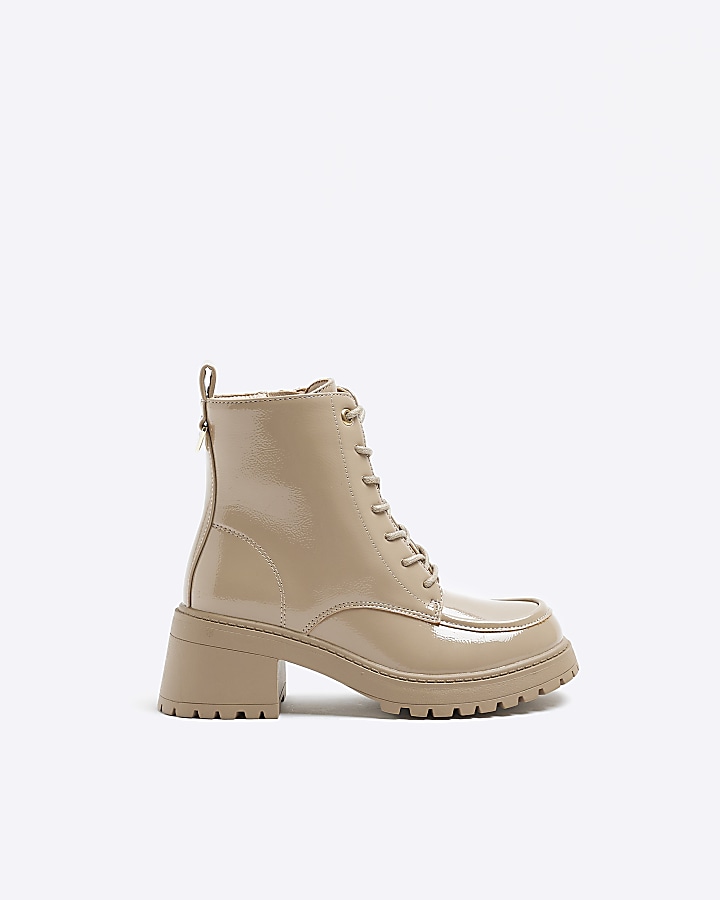 Girls cream patent heeled boots