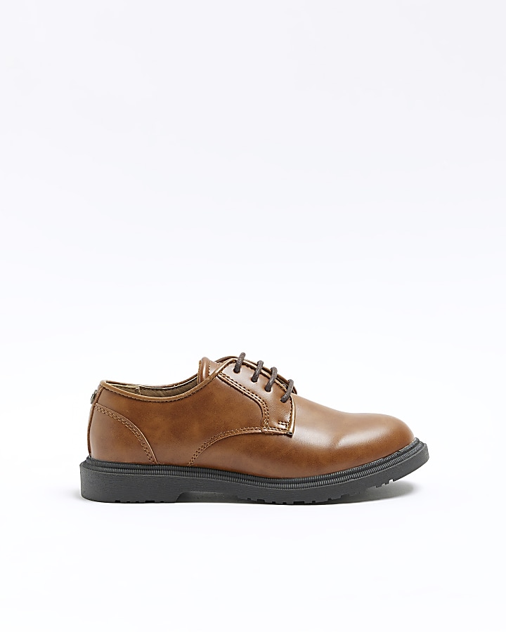 Boys brown wide fit lace up shoes