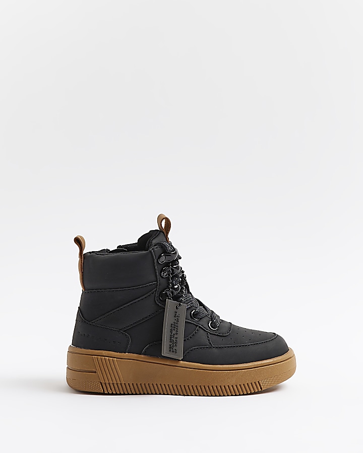 mINI bOYS Black Hiker hIGH Top trainers River Island