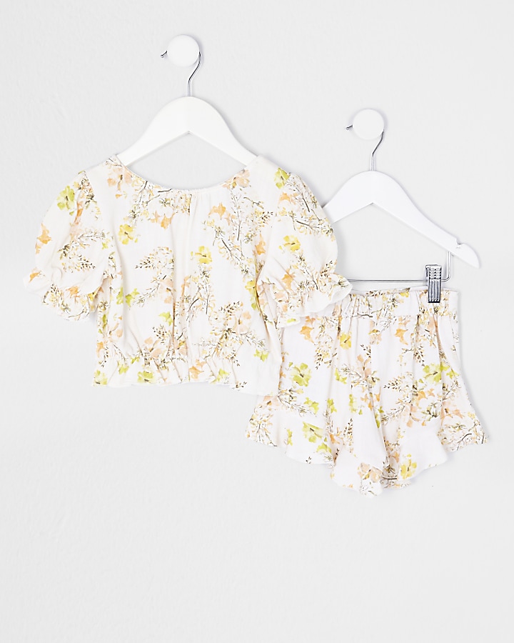 Mini girls cream floral top and shorts outfit