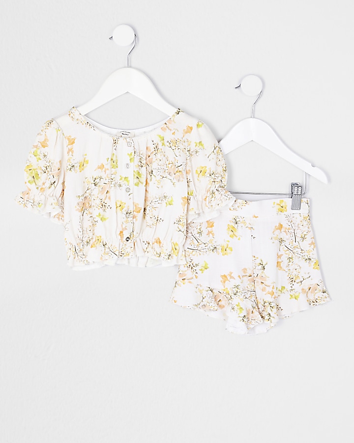 Mini girls cream floral top and shorts outfit