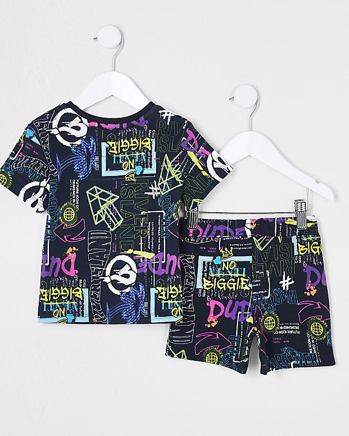 Mini boys black graffiti shorts outfit