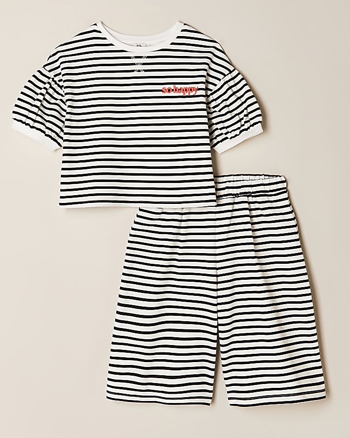 Girls cream stripe t-shirt & shorts outfit