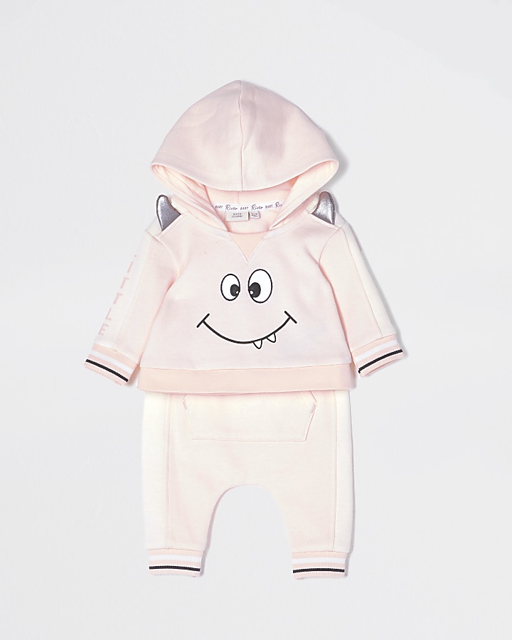 Baby pink monster hoodie outfit