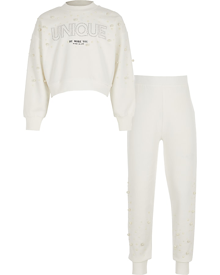 Girls white pearl sweatshirt outfit