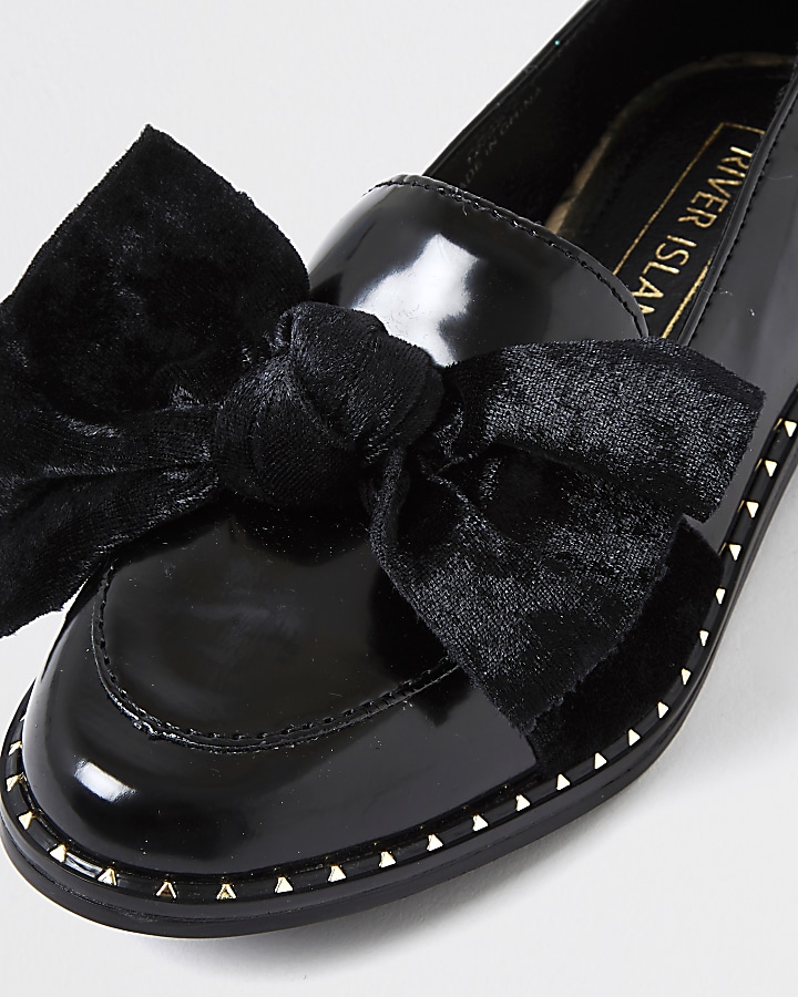 Girls black bow patent loafer