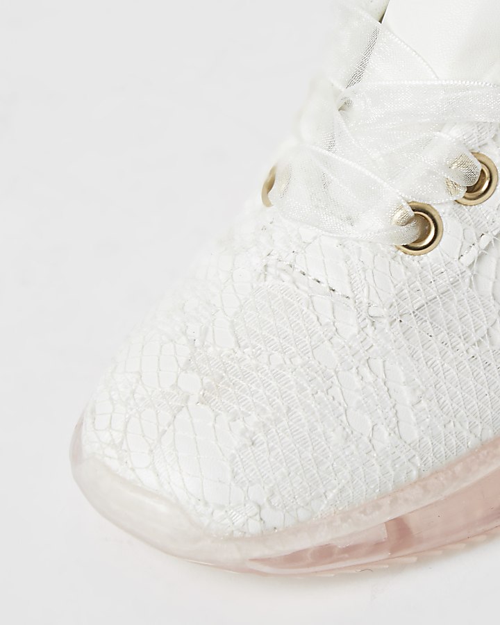 Mini girls white lace contrast sole trainers