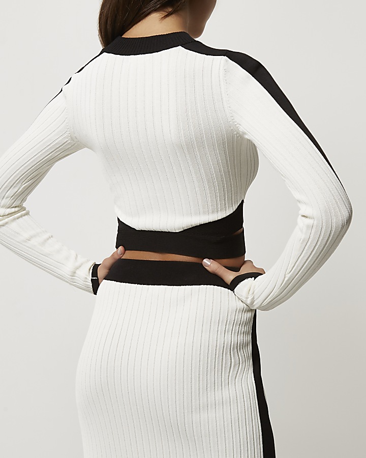 Black and white ribbed turtleneck crop top