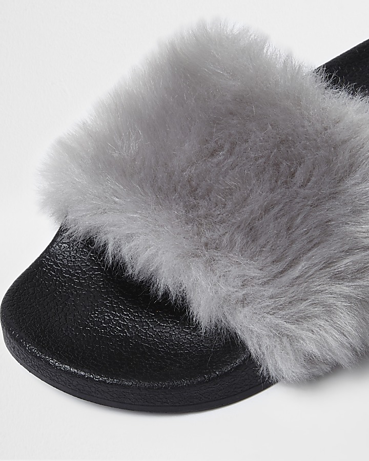 Grey faux fur sliders
