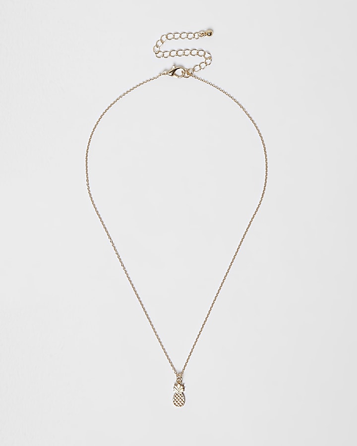 Gold tone pineapple pendant necklace