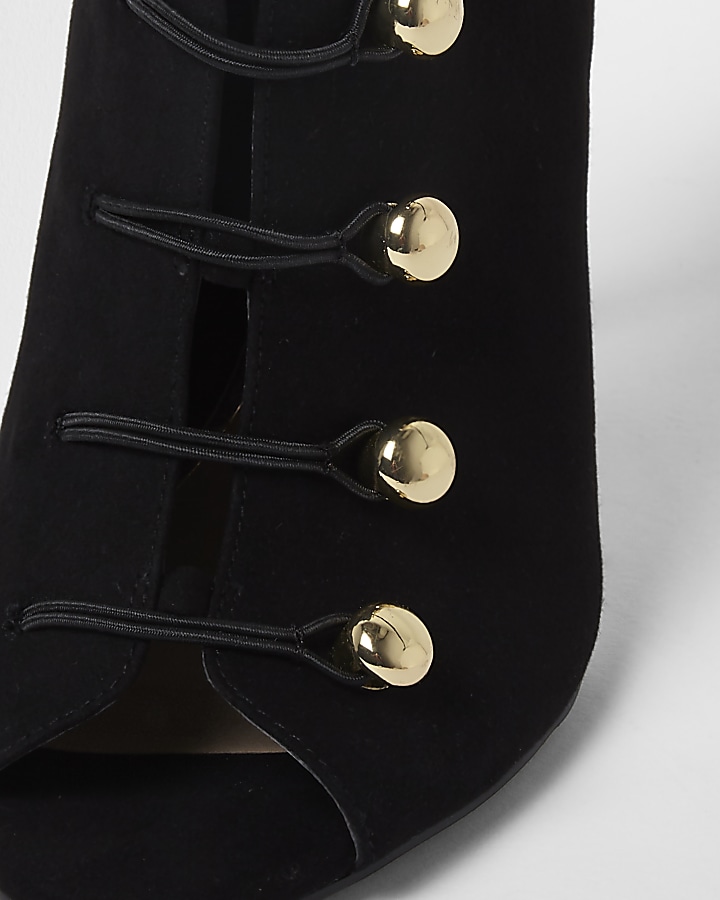 Black button shoe boots
