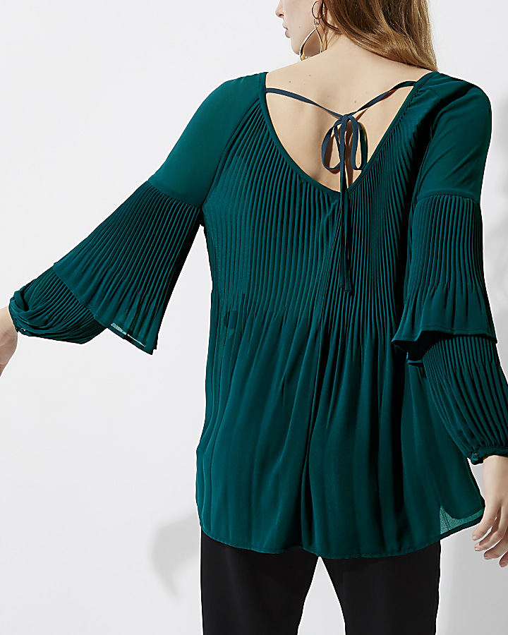 Green plisse long frill sleeve top