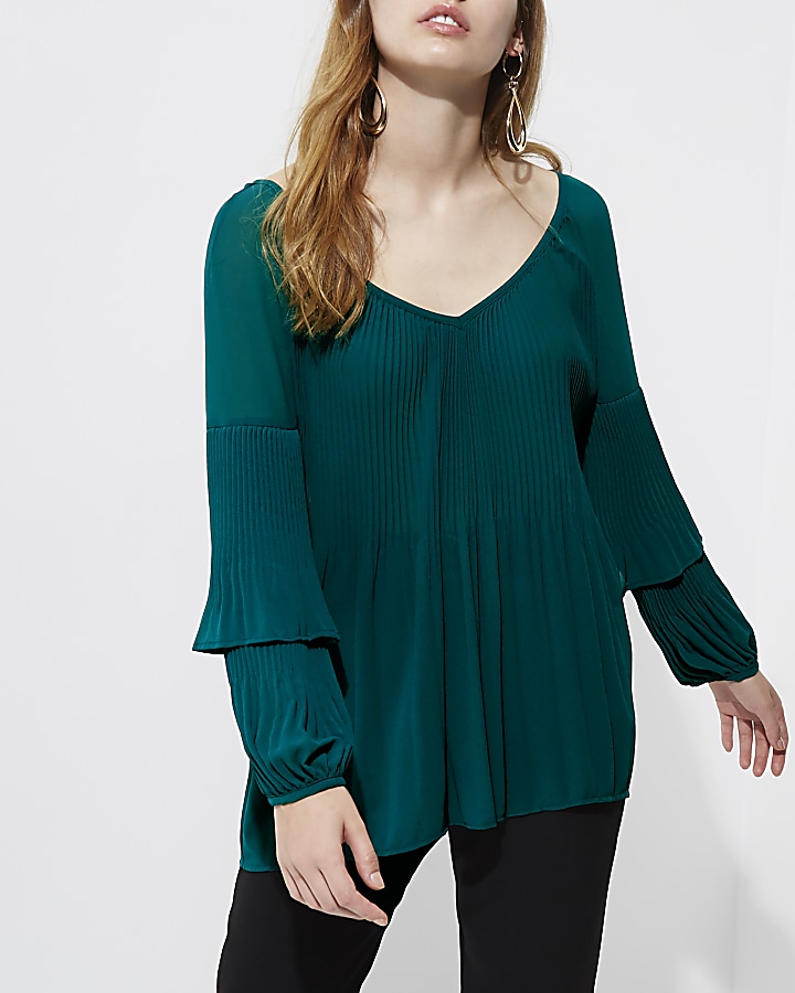 Green plisse long frill sleeve top