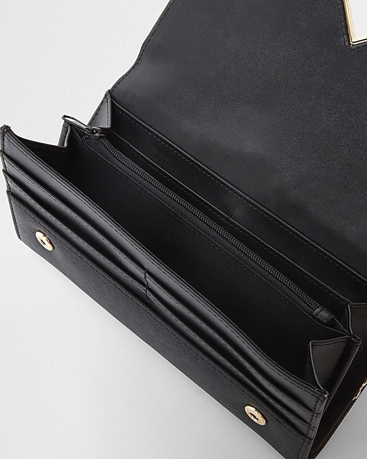 Black cutabout V insert clip top purse