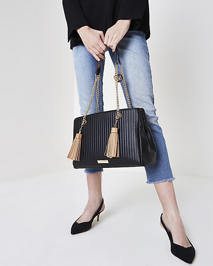Black quilted tassel chain tote bag