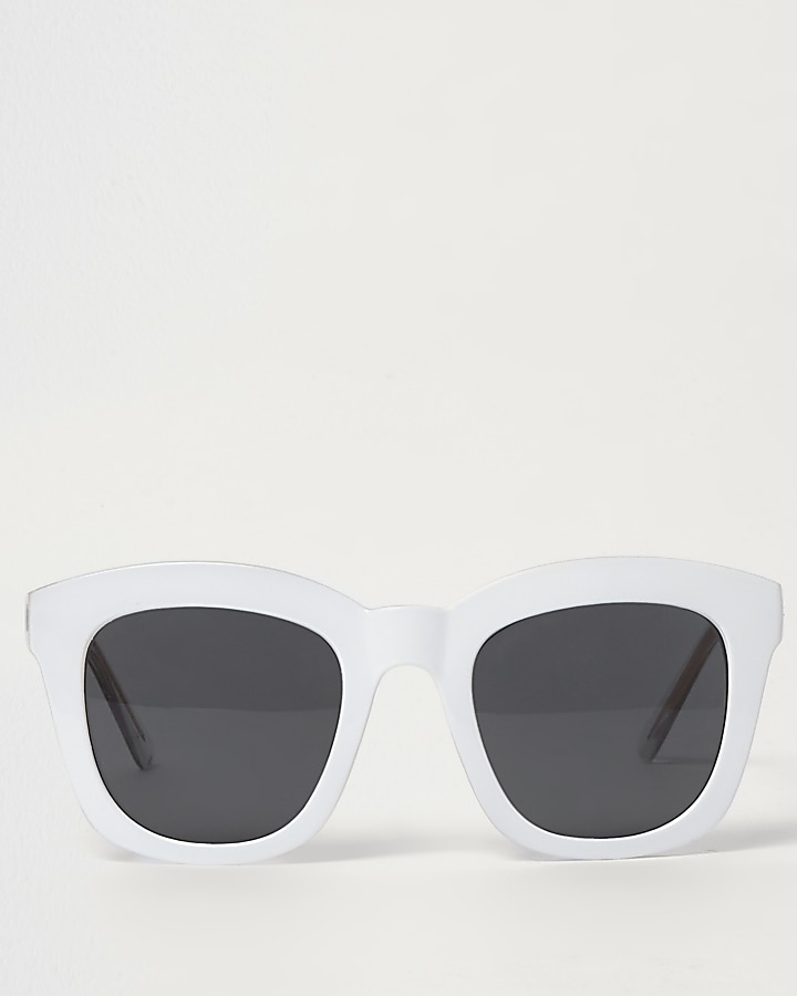 White square glam sunglasses