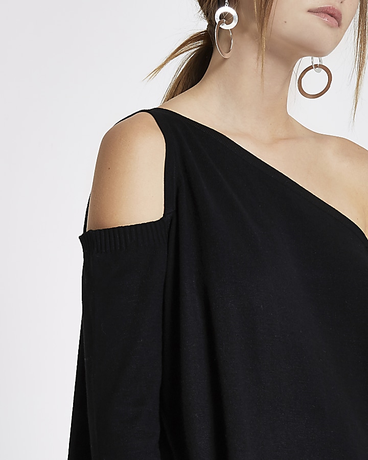 Black asymmetric one shoulder knitted top