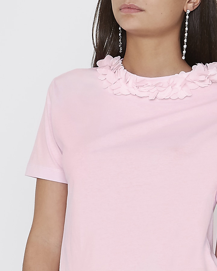 Pink flower neck boxy T-shirt