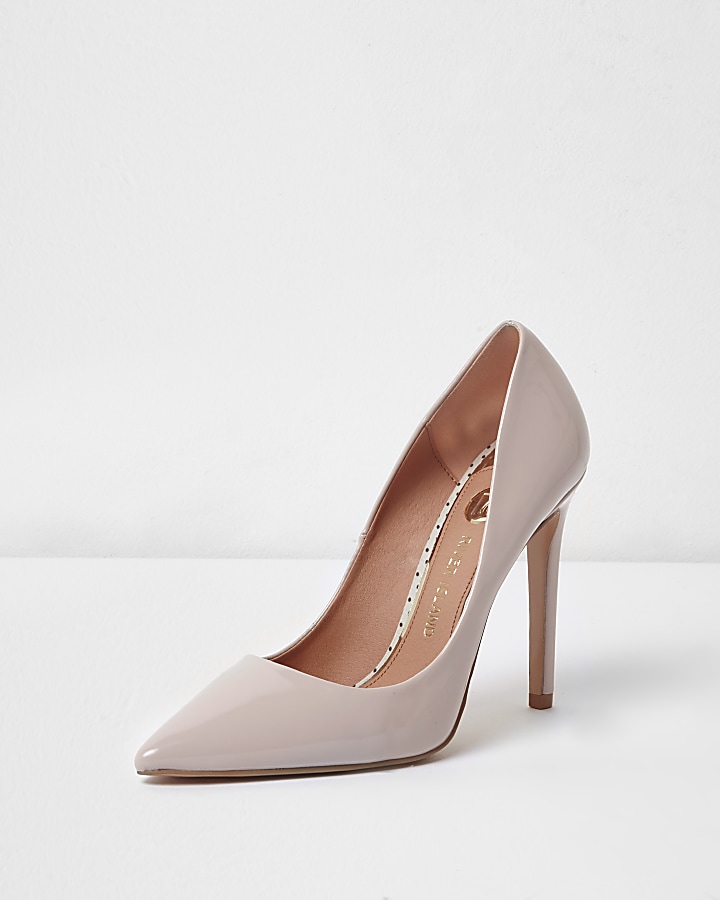 Light pink patent court shoes