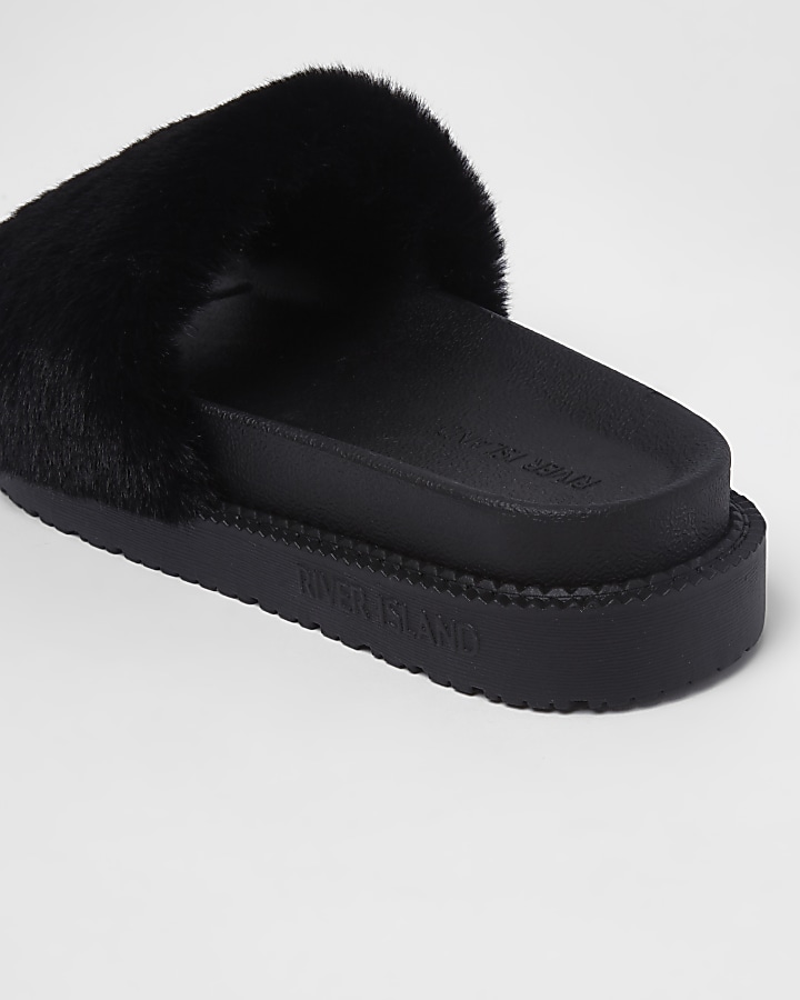 Black faux fur sliders