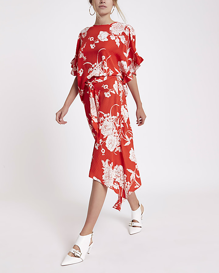 Red floral print asymmetric split hem skirt