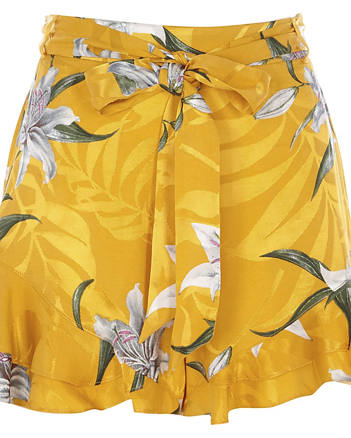Yellow frill hem floral print shorts