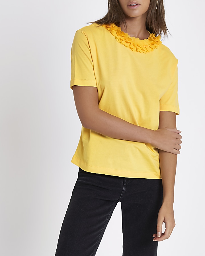 Yellow flower neck boxy T-shirt