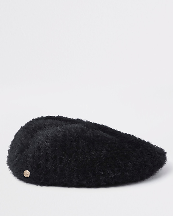 Black faux fur fluffy beret