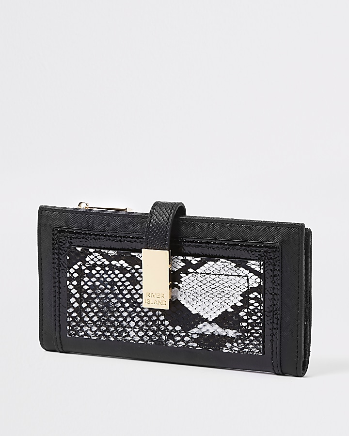 Black snake print front pocket purse
