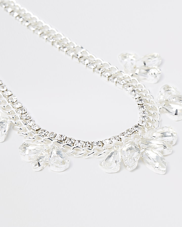 Silver colour flower jewel necklace
