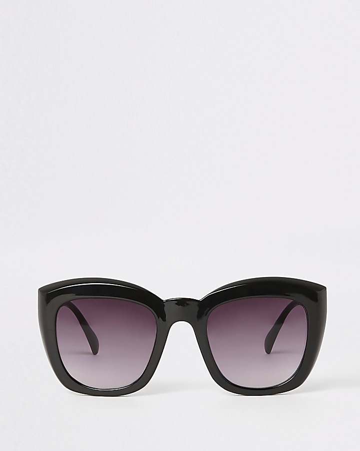 Black smoke lens square glam sunglasses