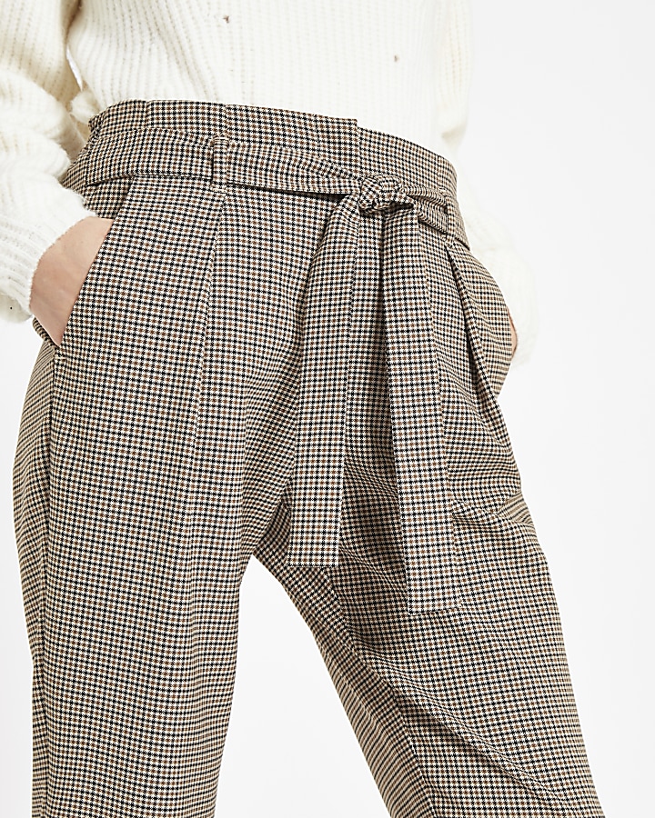 Brown check belted tapered trousers