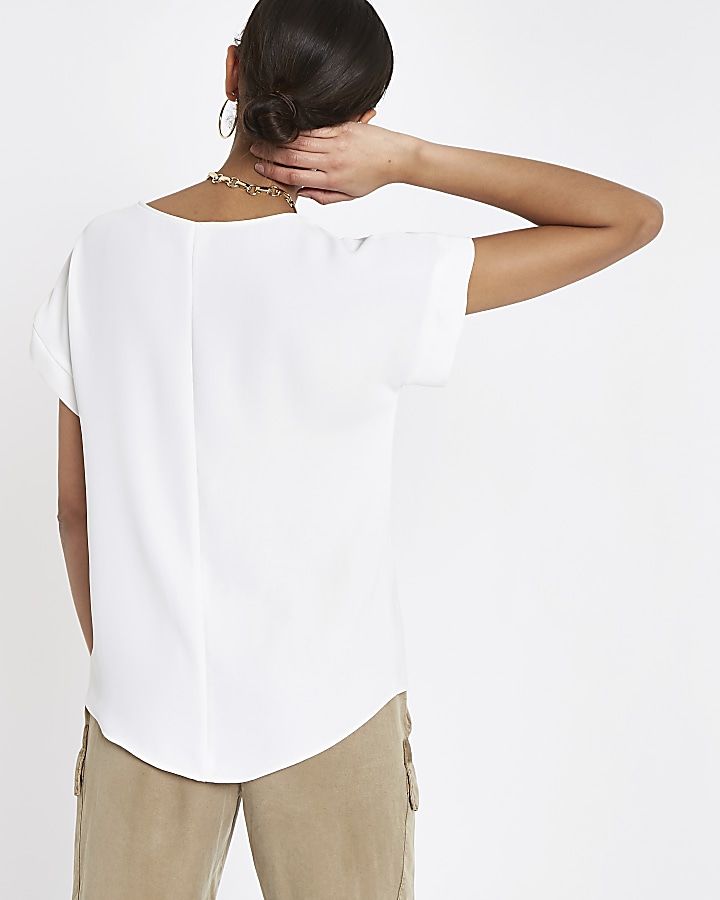 White button shoulder T-shirt